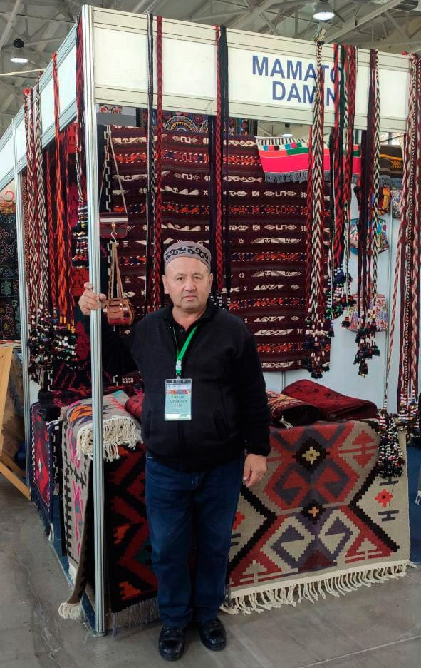 Traditional Handwoven Red and Black Wool Rug (3x6.5) - Uzbekistan Glimpses