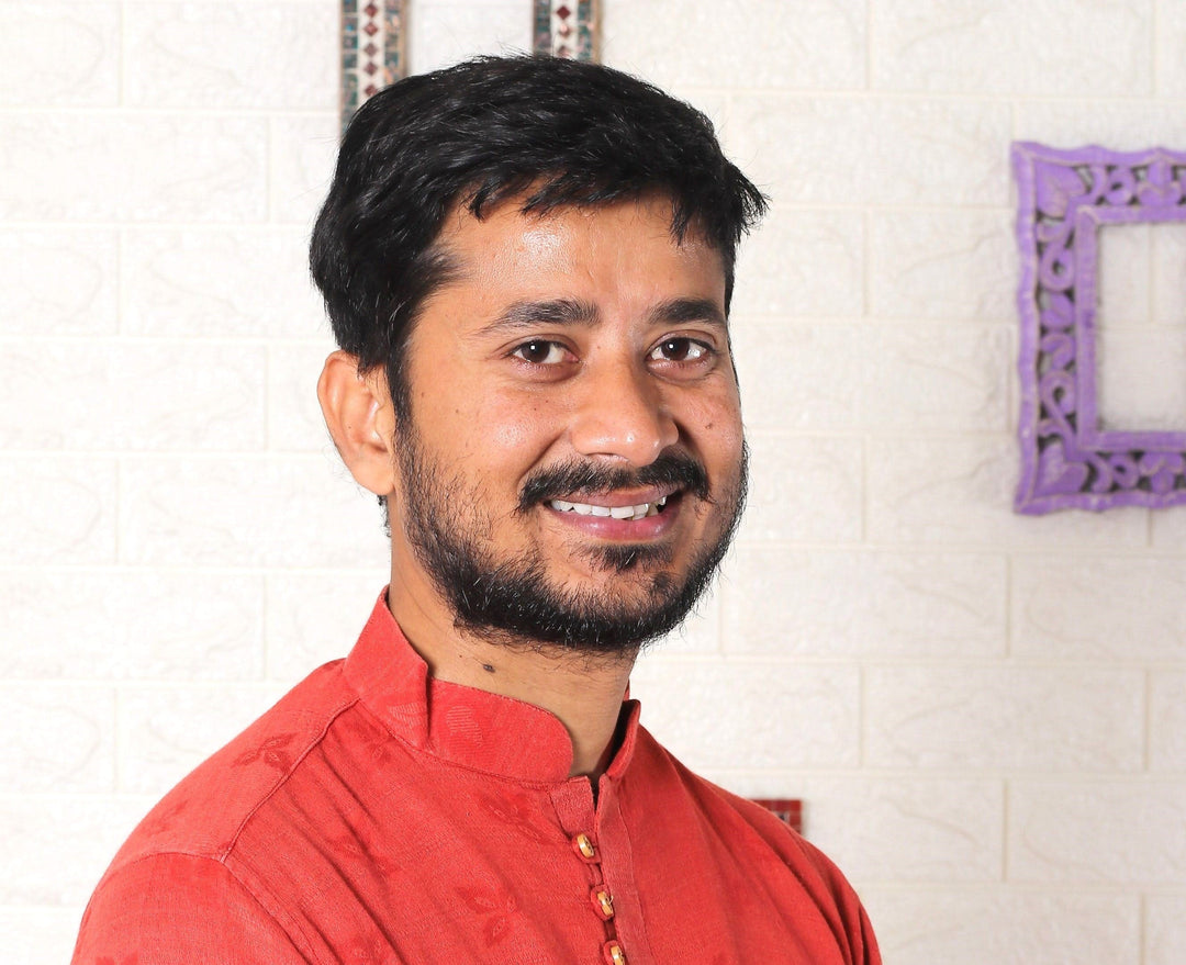 Floral Mesh-Patterned Marble Pend Holder in Green and Red - Spring Mesh