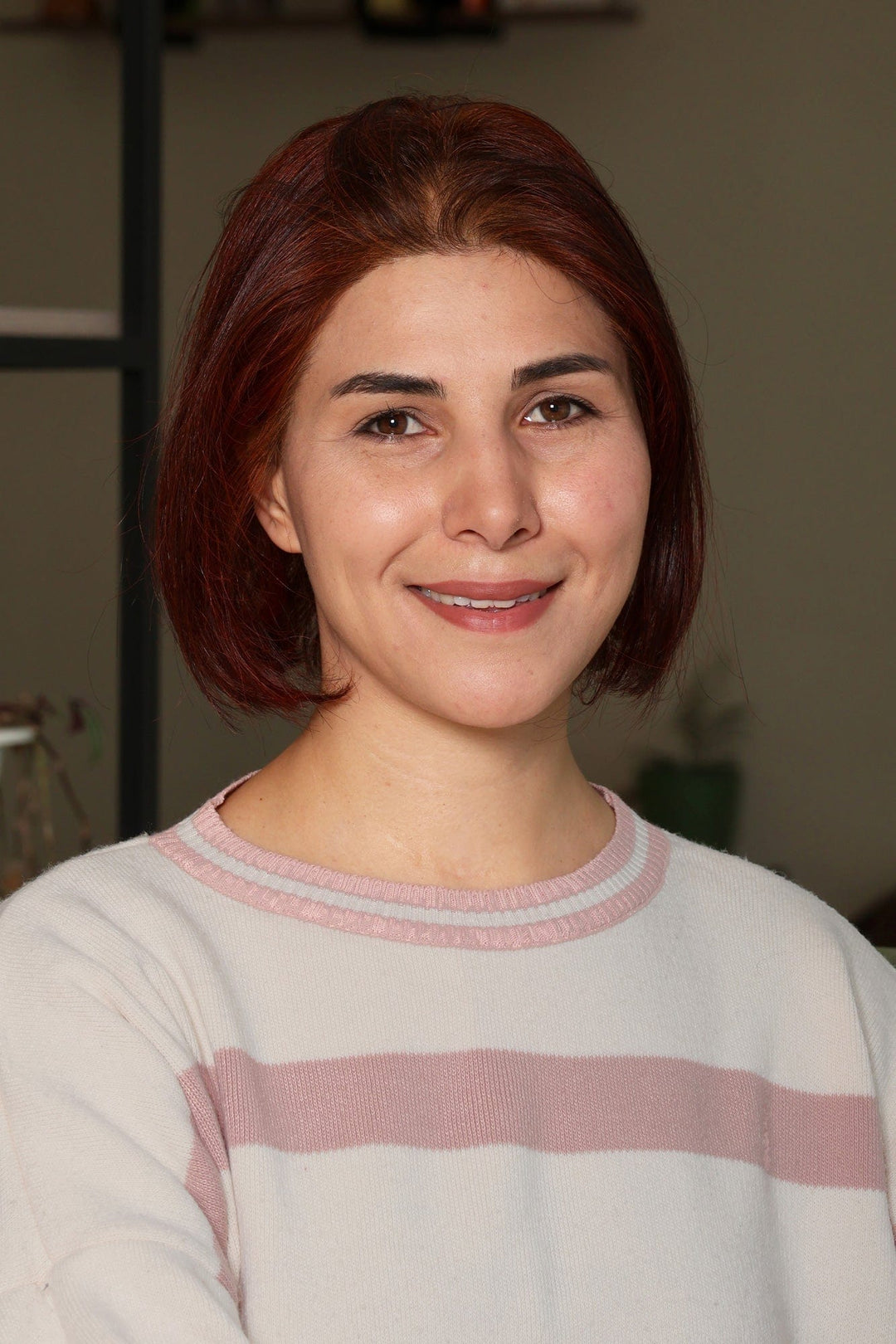 Geometric-Patterned Wool and Cotton Blend Area Rug (2x3) - Traditional Parade