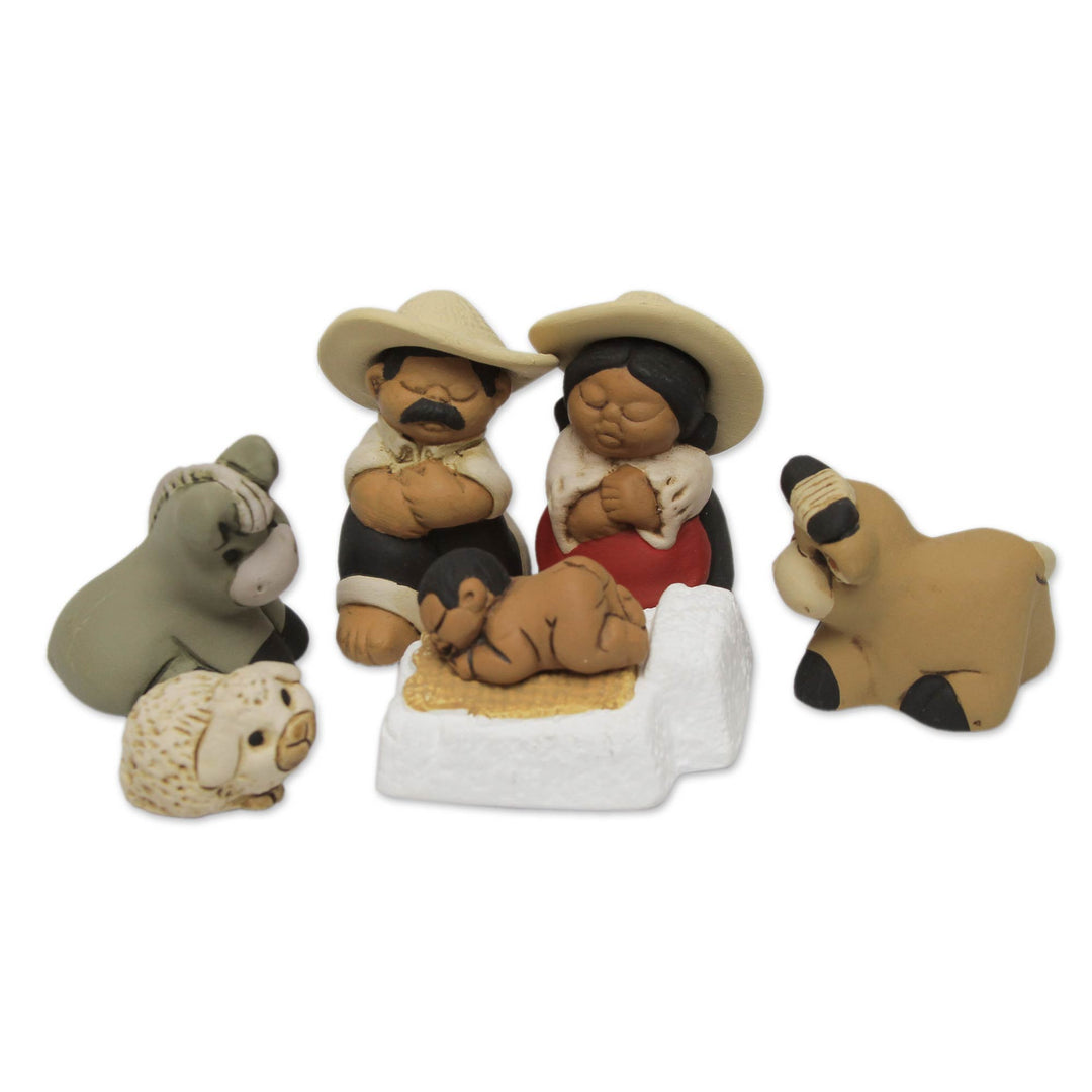 Peruvian-Made 7-Piece Ceramic Nativity Scene Painted by Hand - Characato Born