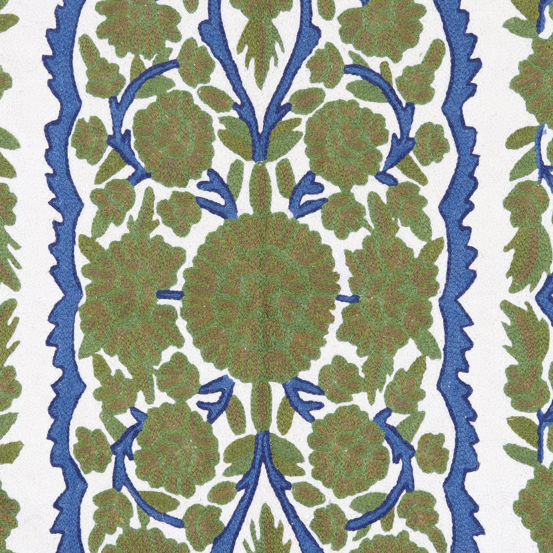 India Green Chain Stitch Wool on Cotton Rug (4 x 6) - Hallowed Forest