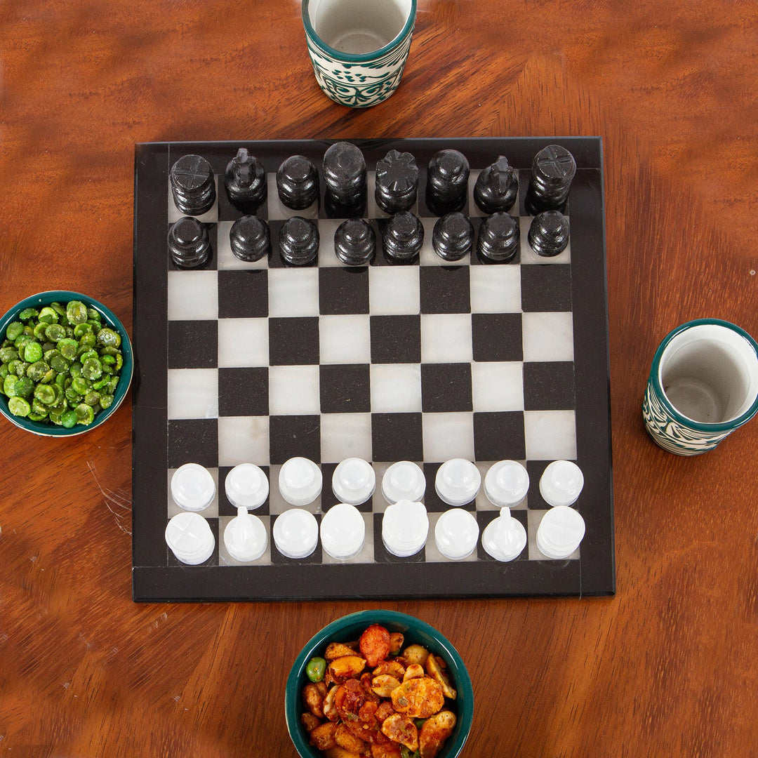 Onyx and Marble Chess Set in Black and Ivory (7.5 in.) - Black and Ivory Challenge