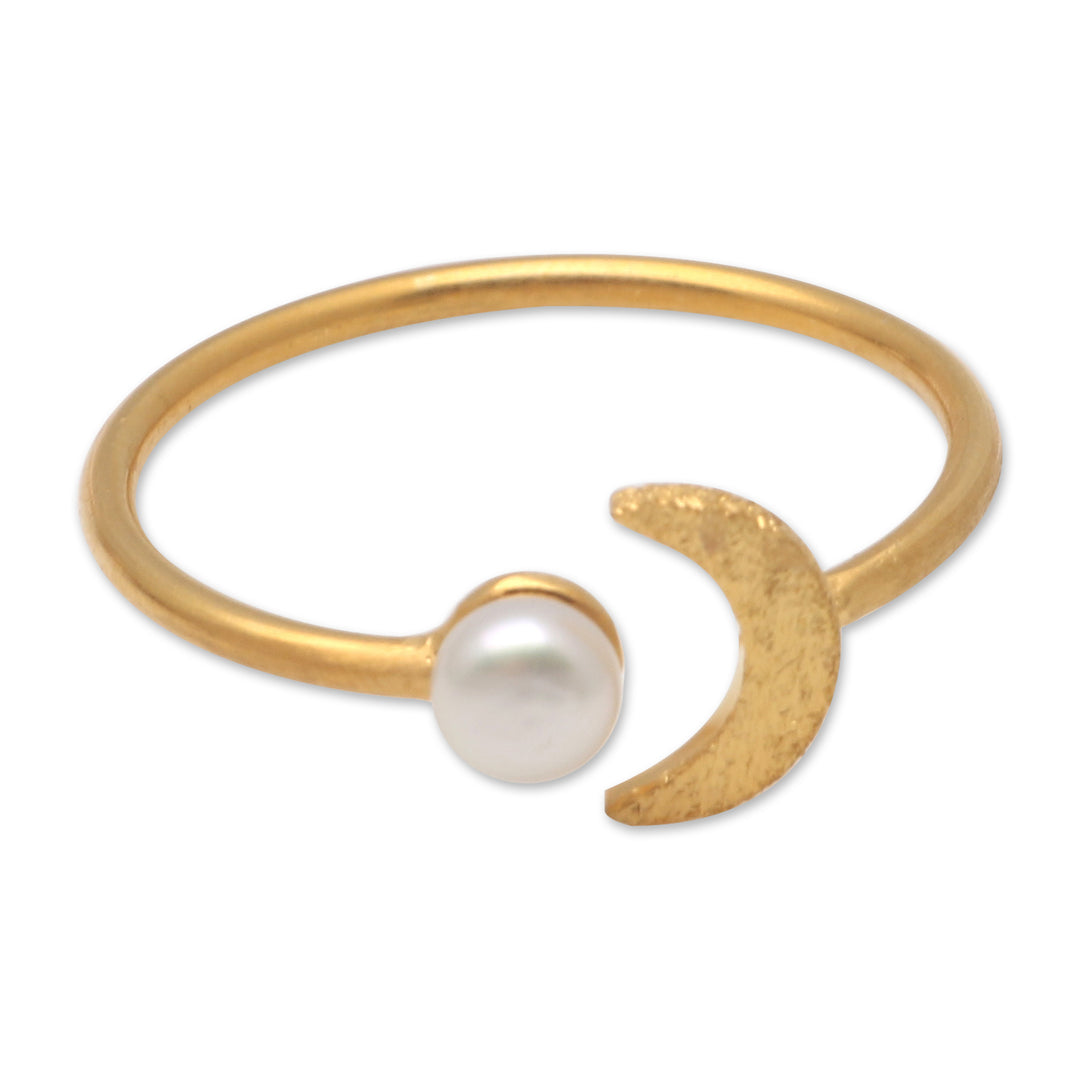 By the Moon in Gold