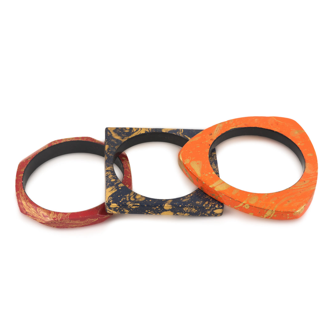 Set of 3 Mango Wood Bangle Bracelets in Vibrant Tones - Stylish Geometry
