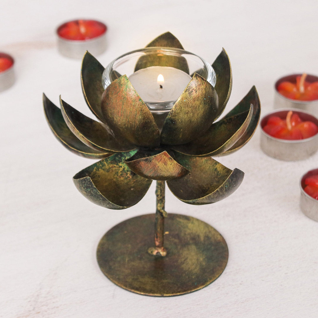 Antique Lotus Benison