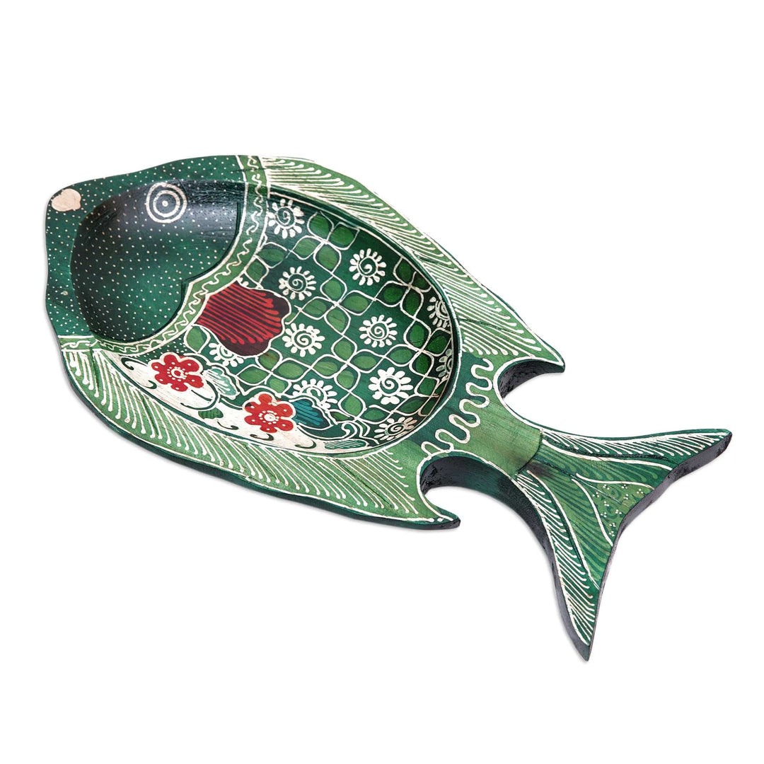 Batik Fish-Shaped Green and Red Pule Wood Decorative Plate - Truntum Ocean