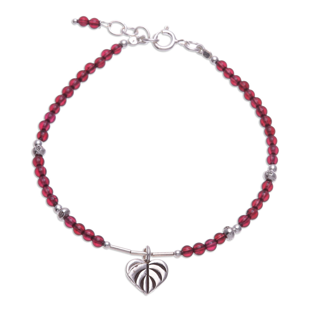 Leafy Hill Tribe Natural Garnet Beaded Pendant Bracelet - Passionate Foliage