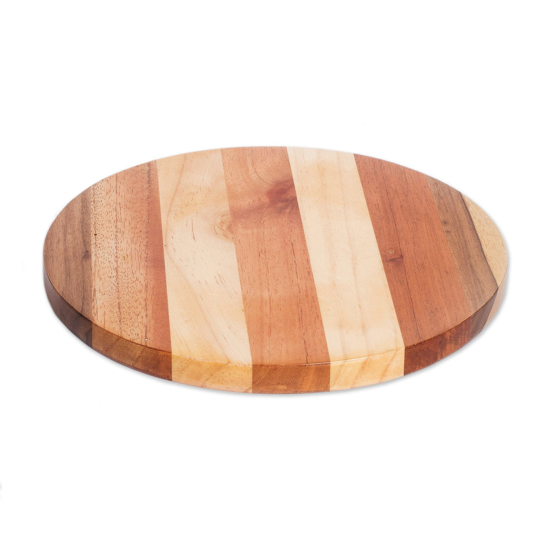 Handmade Round Bay Laurel, Cedar and Pinewood Cutting Board - Delicious Moon
