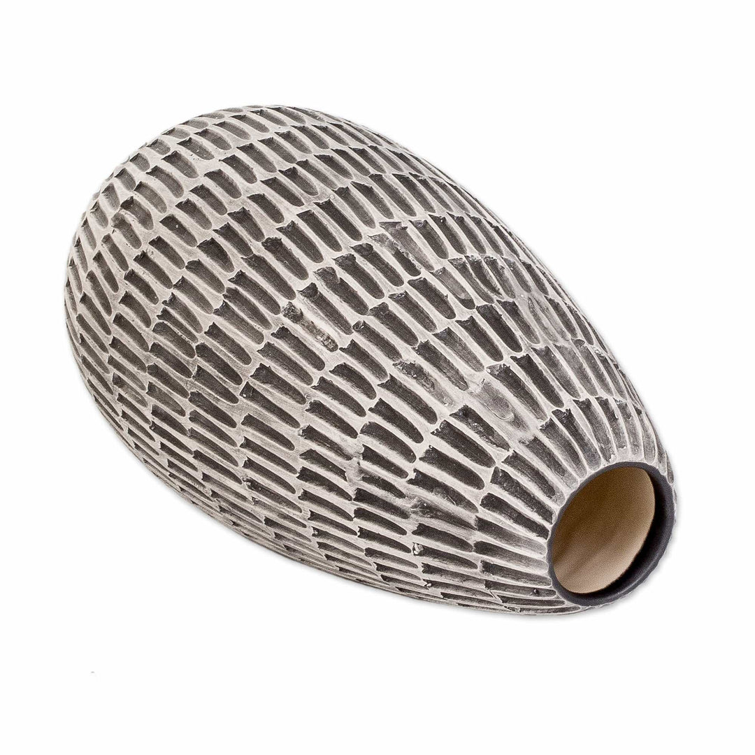 Handcrafted Modern Watertight Ceramic Vase from Guatemala - Artisanal Elegance in Black