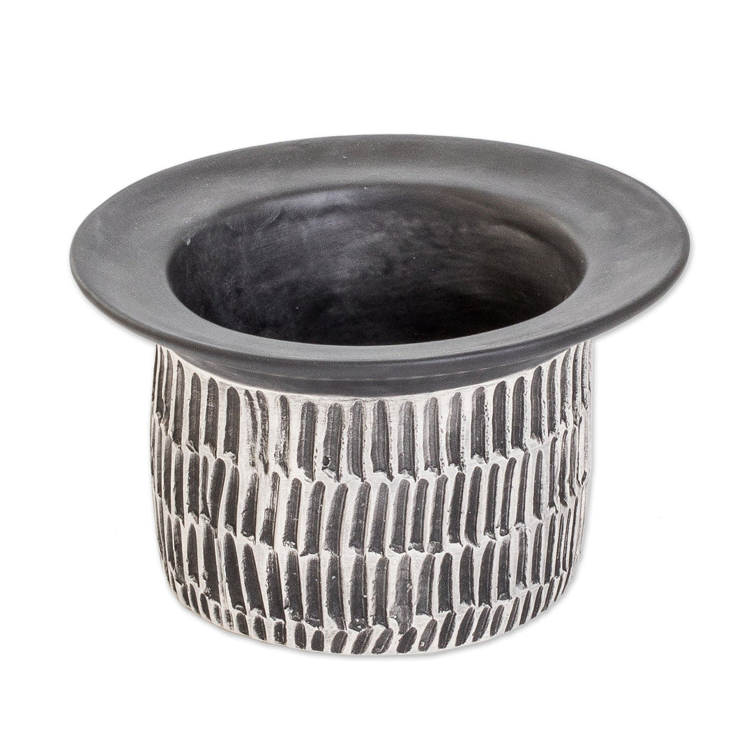 Guatemalan Handcrafted Modern Ivory and Black Ceramic Vase - Chic Corner in Black