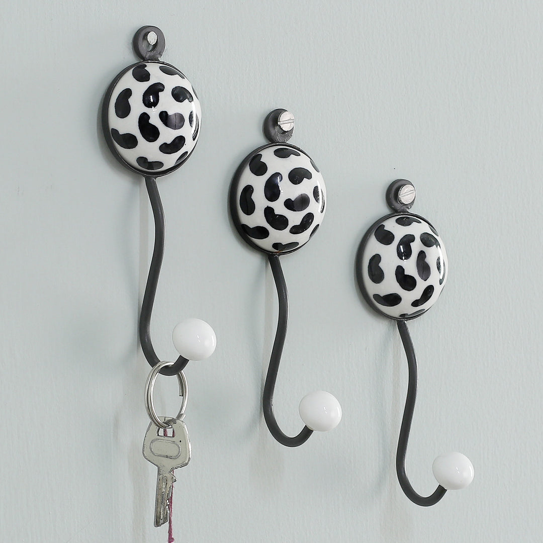 Set of 3 Ceramic Coat Hooks with Hand-Painted Paisley Motifs - Perfect Paisley
