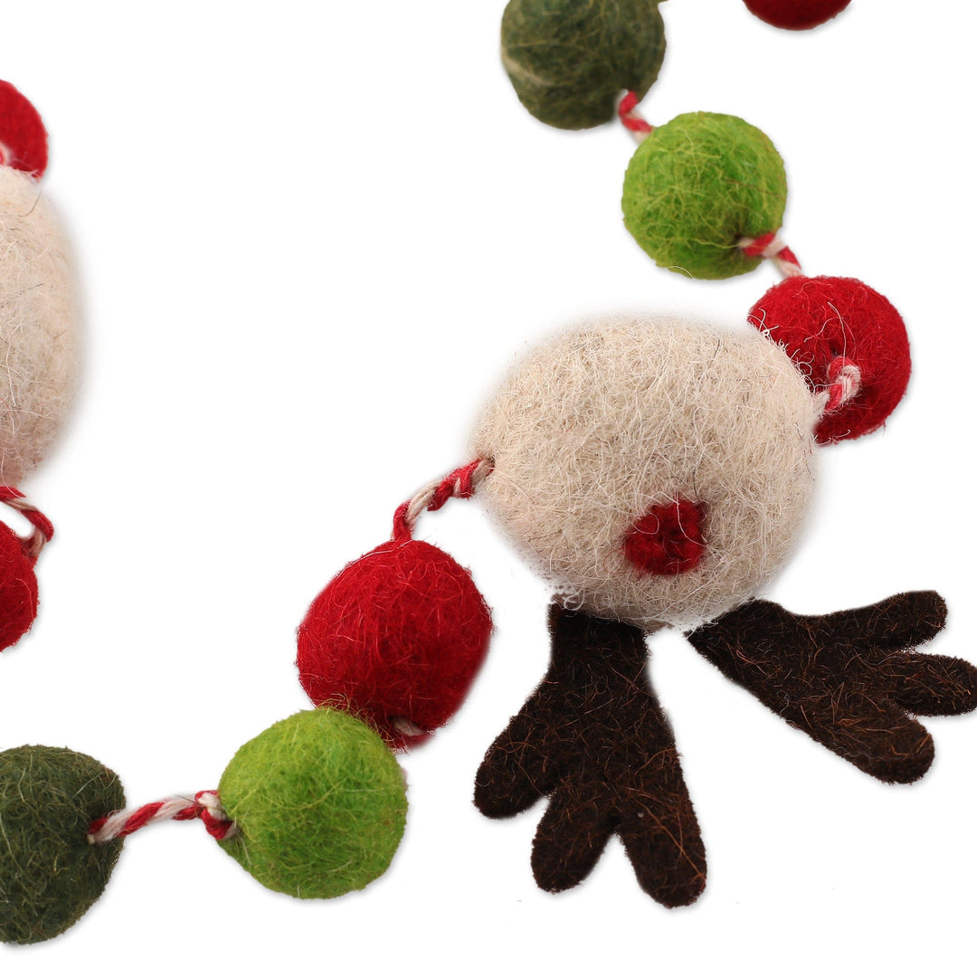 Christmas-Themed Leafy Wool Felt Reindeer Garland - Reindeer Parade
