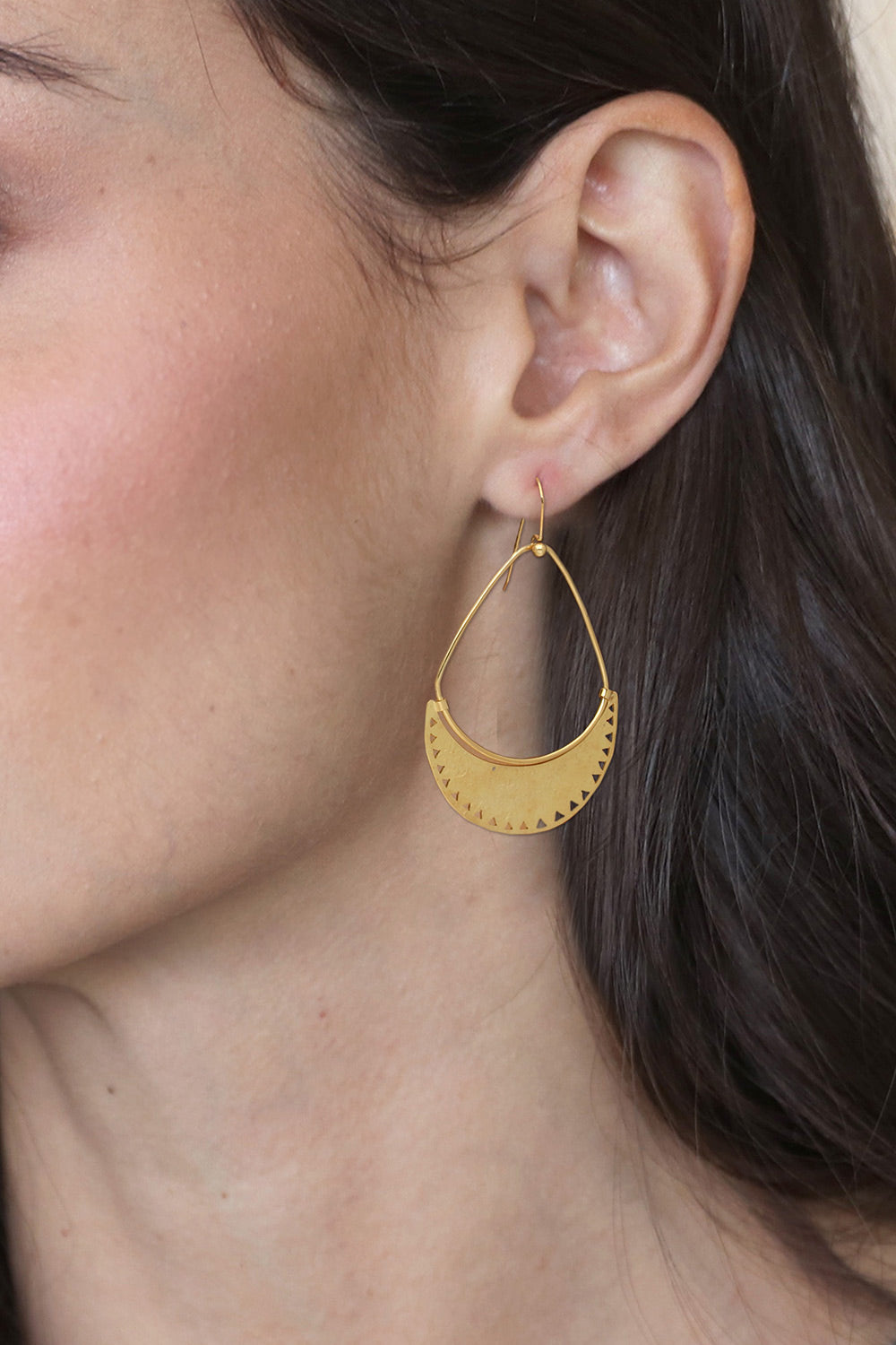 Modern Openwork Gold-Plated Crescent-Shaped Dangle Earrings - Moonlight Beauty