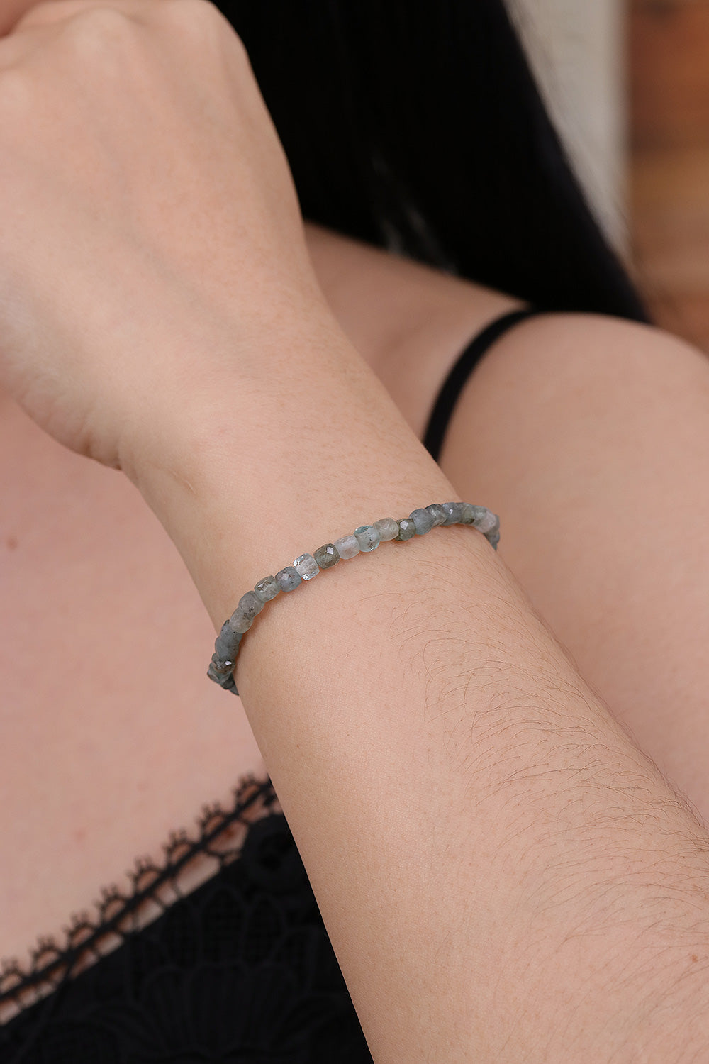 Artisan-Made 15-Carat Faceted Labradorite Stretch Bracelet - Spiritual Colors of Chiang Mai