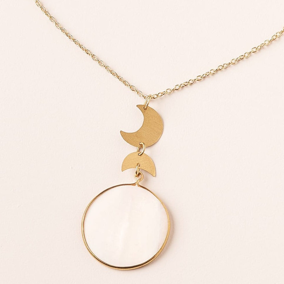 Rajani Necklace Pearl Pendant GlobeIn