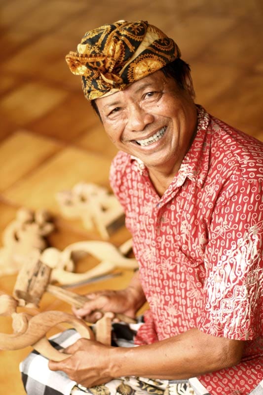 Romantic Wood Sculpture - Beside Me