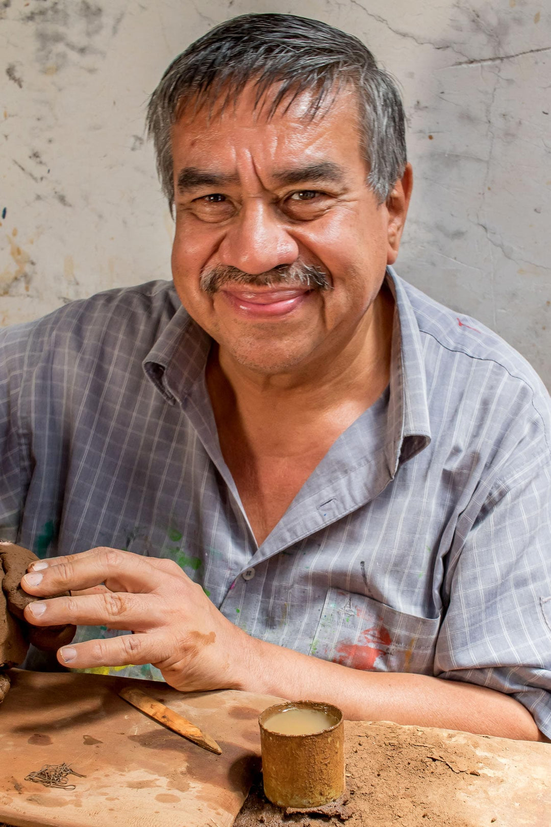 Hand-Painted Vibrant Ceramic Flower Pot - San Bartolo's Giant