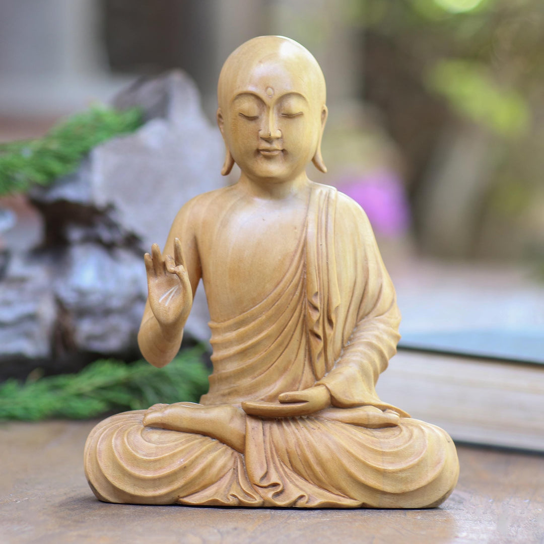 Karana Mudra Buddha