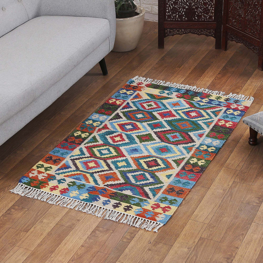 Handloomed Geometric-Patterned Blue Wool Area Rug (3x5) - Oceanic Diamonds