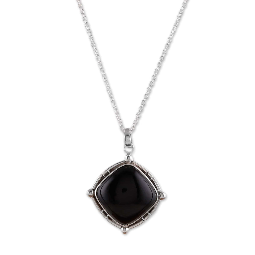 Polished Diamond-Shaped Onyx Cabochon Pendant Necklace - Nocturnal Affair