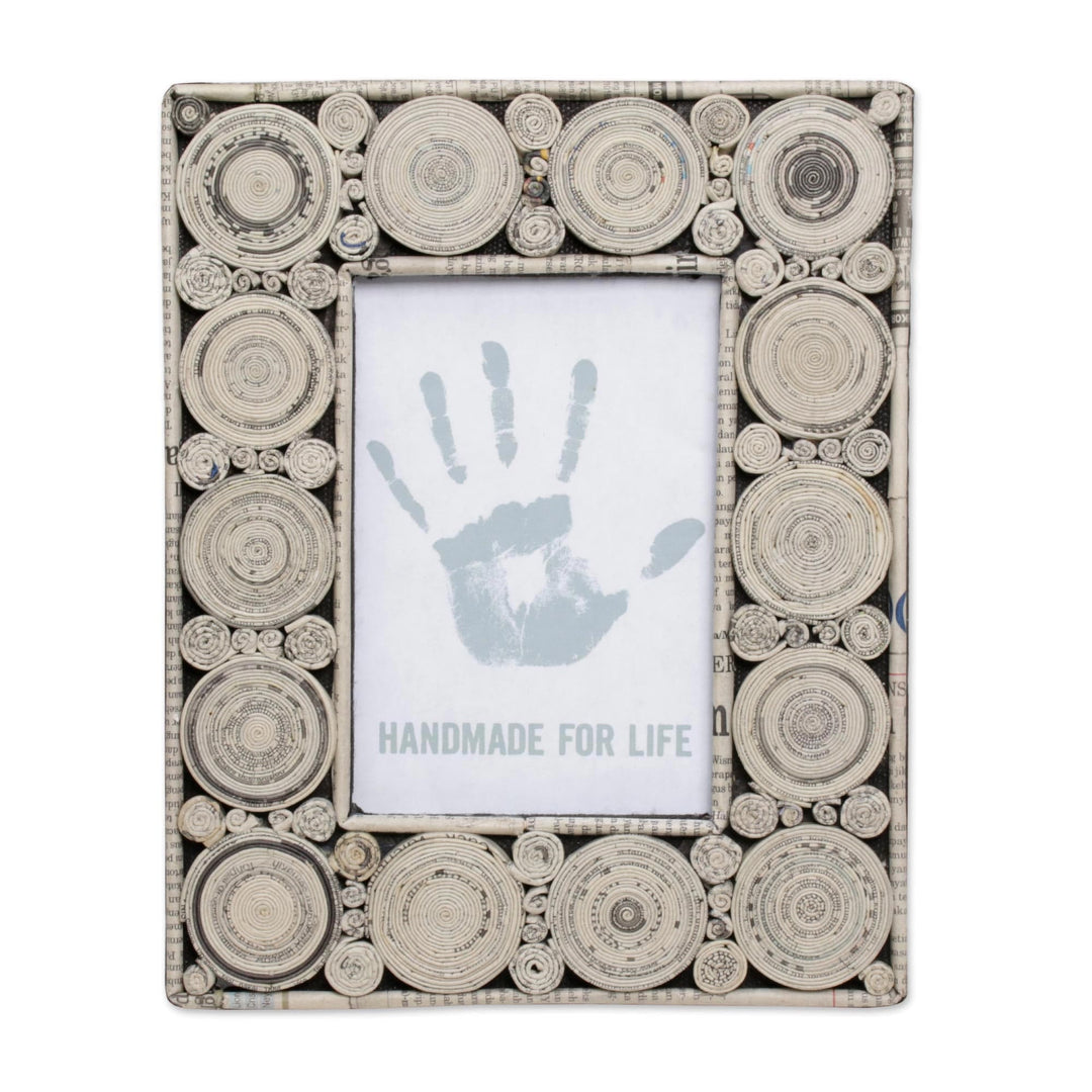 4x6 Recycled Paper Photo Frame in Grey - Hypnotizing Grey