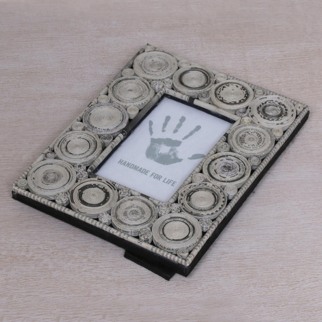 3x5 Recycled Paper Photo Frame in Grey - Hypnotizing Grey