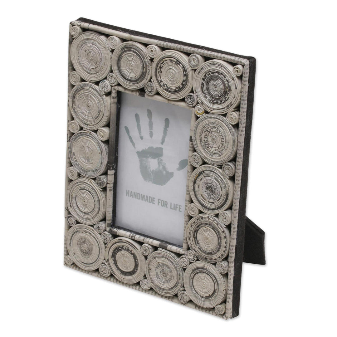 3x5 Recycled Paper Photo Frame in Grey - Hypnotizing Grey