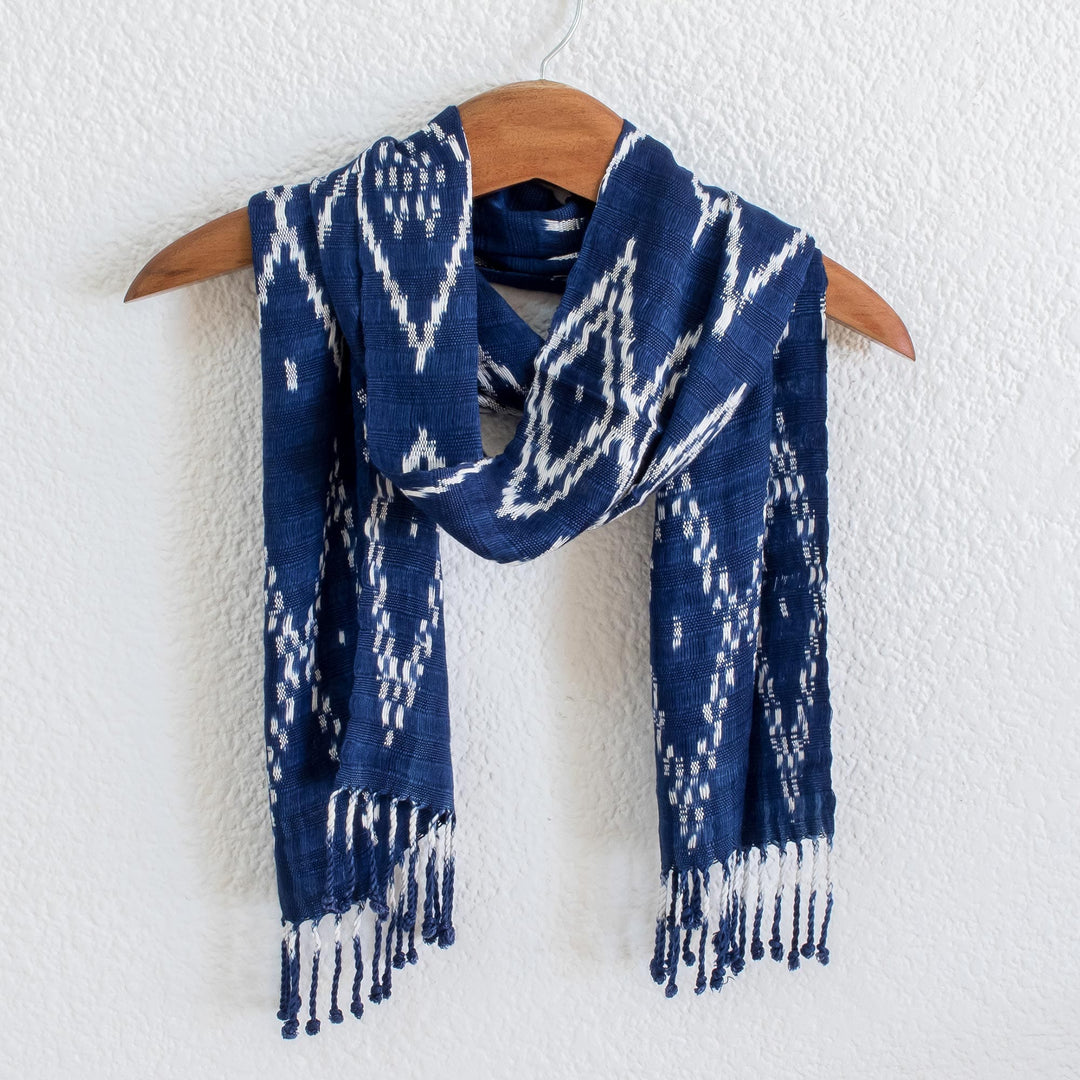 Silhouette in Navy