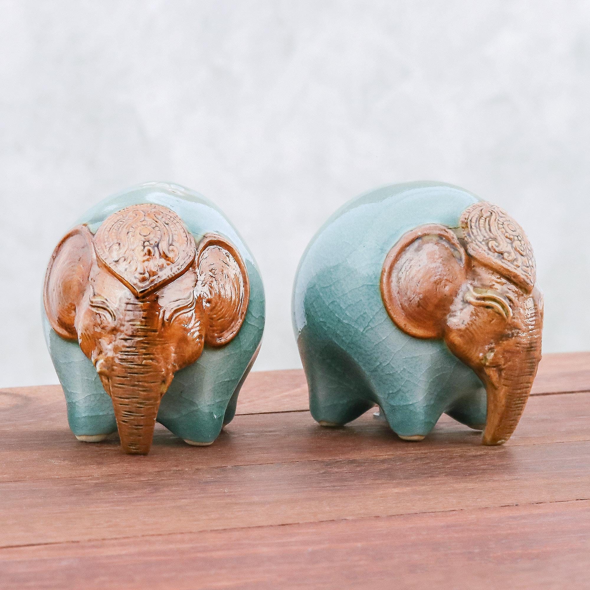 Handmade Elephant Texture Celadon Ceramic Salt and Pepper Shaker