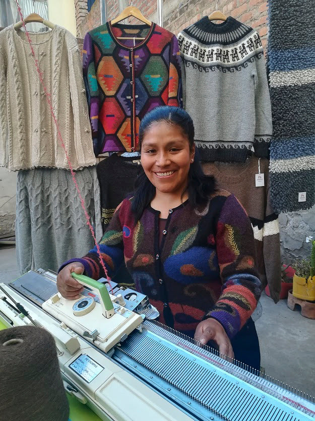 Women's Blue Beret Hat Knitted by Hand in 100% Alpaca Wool - Azure Leaves