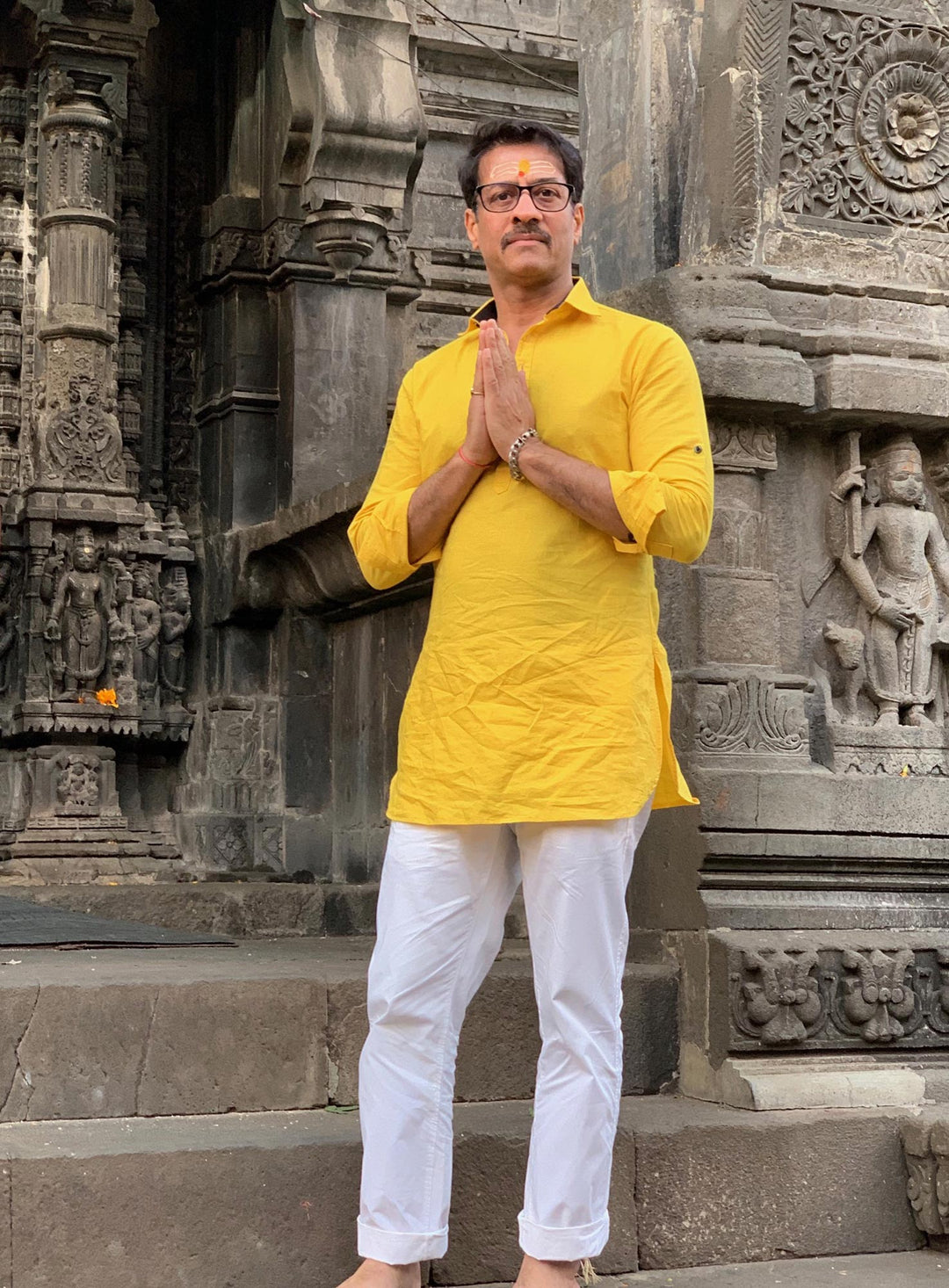 Men's Short Sleeve Cotton Blend Shirt in White from India - Casual Day in White