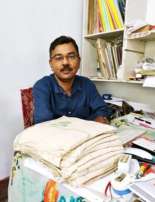 Floral Striped Peach Wool and Silk Shawl from India - Elite Peach