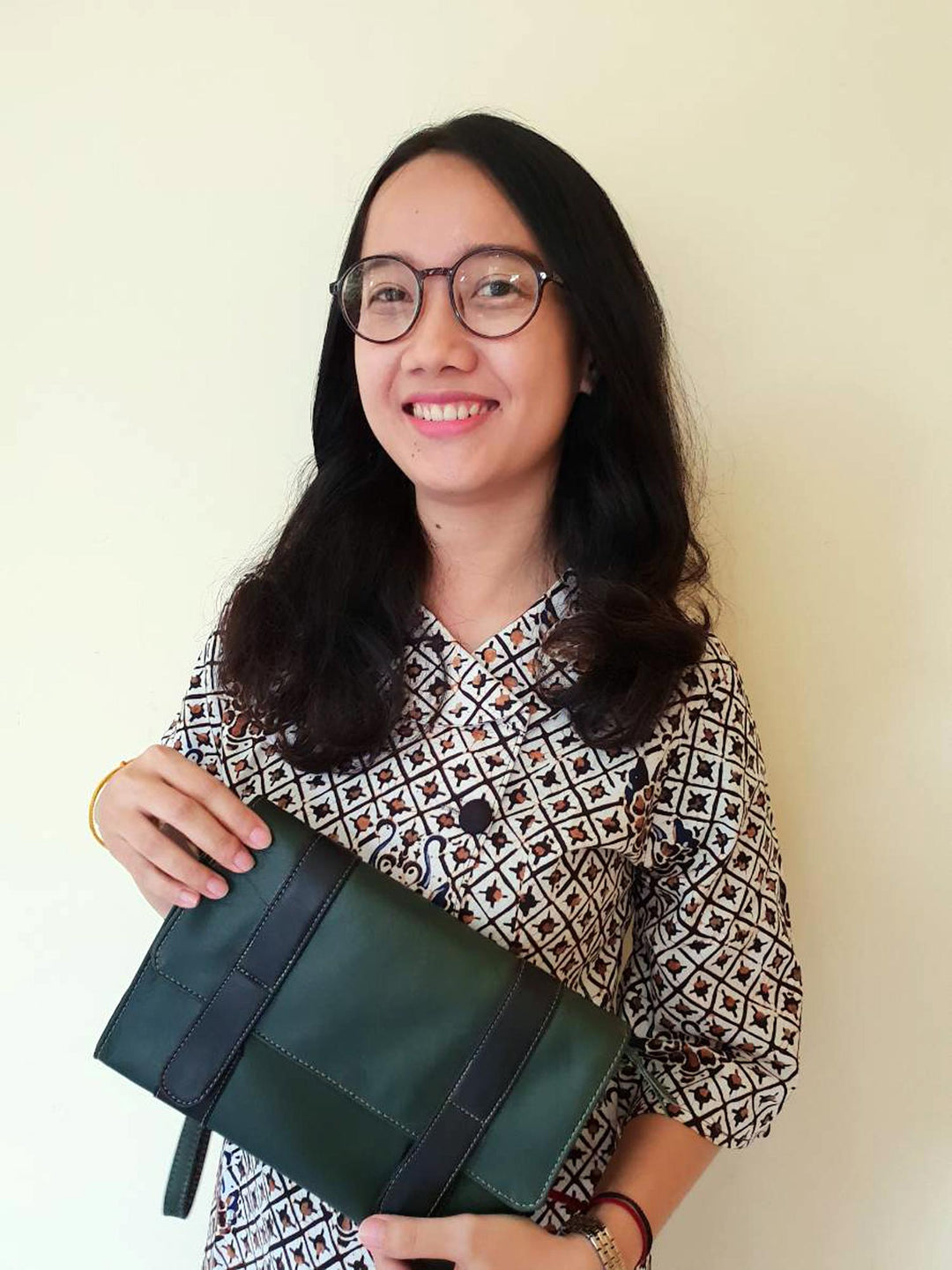 Handcrafted Leather Eyeglasses Case in Parchment from Java - Simple Parchment