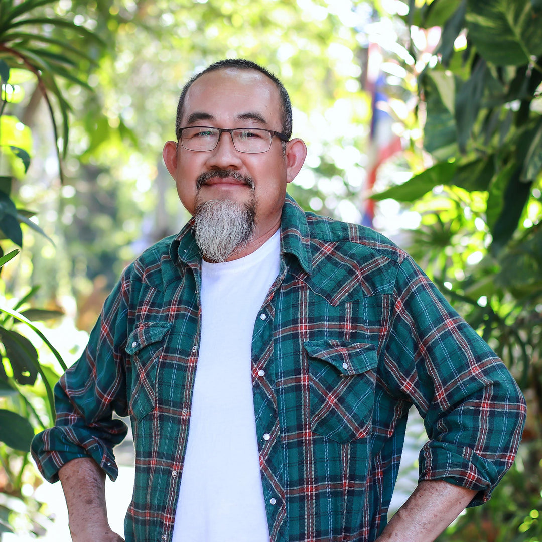 Hand-Carved Minimalist Oval Maple Wood Phone Speaker - Tender Sounds