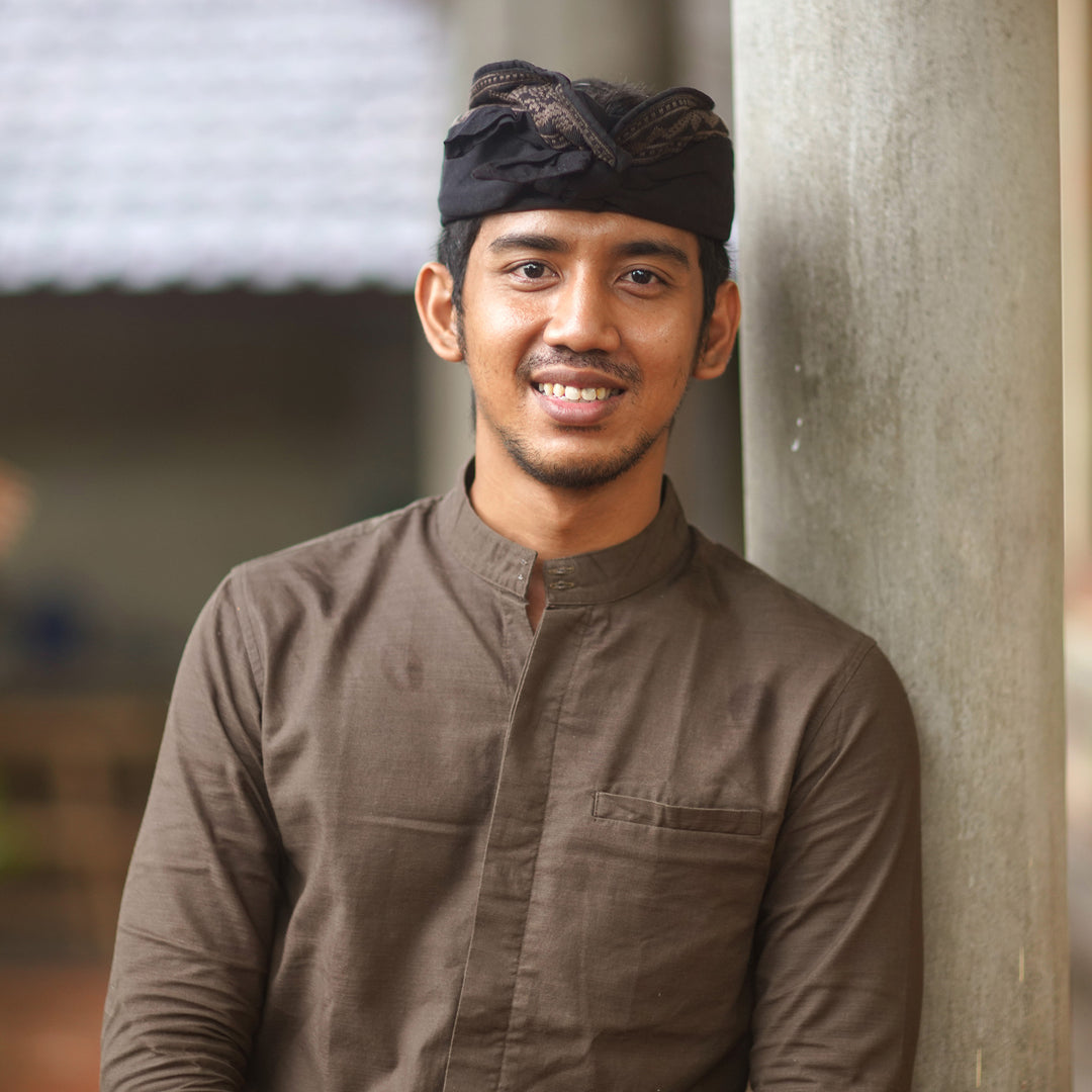 Set of 5 Handmade Holiday Ornaments in a Gold Tone - Merry Tradition