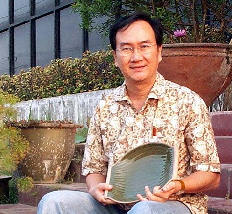 Fair Trade Stoneware Ceramic Serving Platter - Oval Banana Leaf