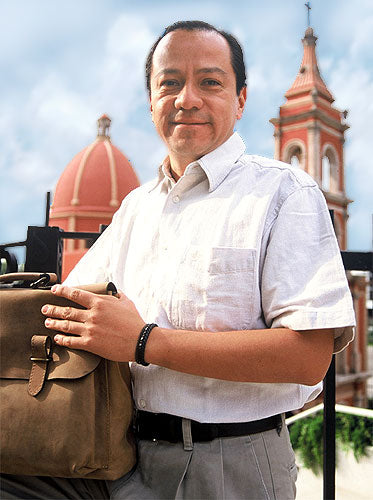 Mexican Brown Leather Travel Bag Lined with Inner Pocket - Let's Go in Brown