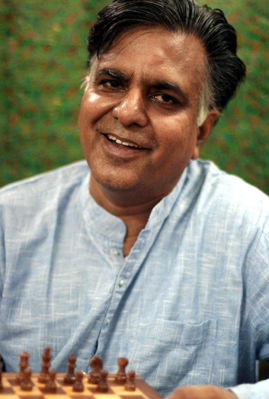 Hand Carved Wood Mini Travel Chess Set - Traveling with Royalty