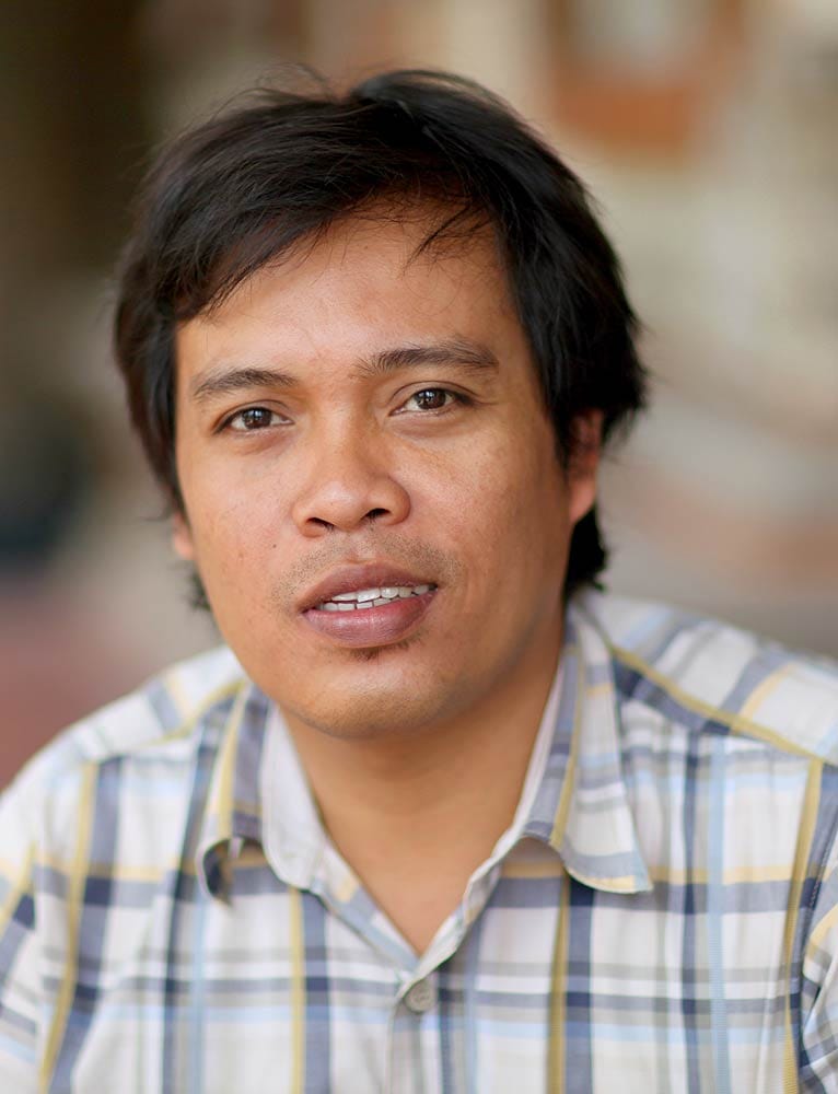 Handcrafted Geometric Natural Brown Teak Wood Mat from Bali - Forest's Cobblestone