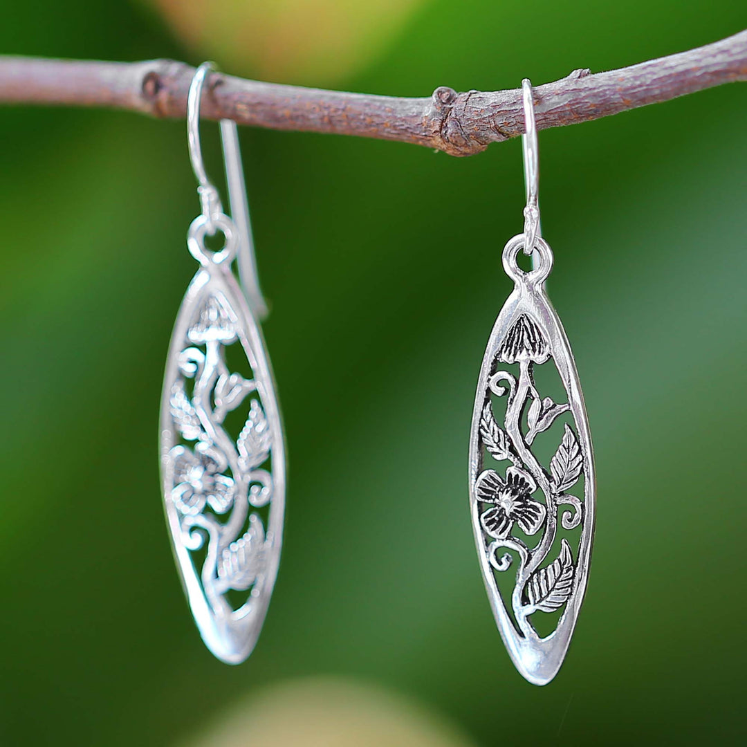 Hand Crafted Floral Sterling Silver Dangle Earrings - Spring Daisy