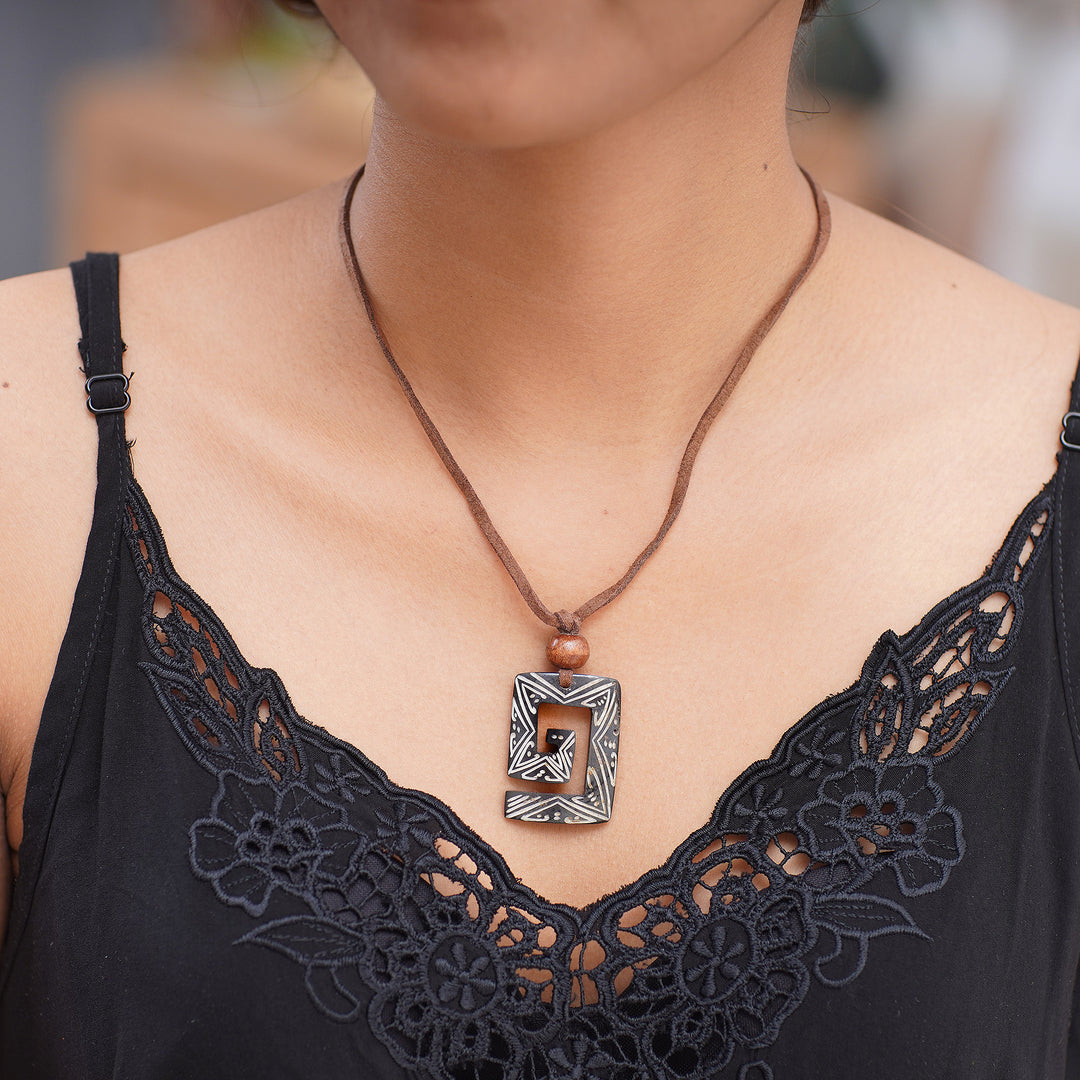 Bone pendant necklace - Labyrinth Star