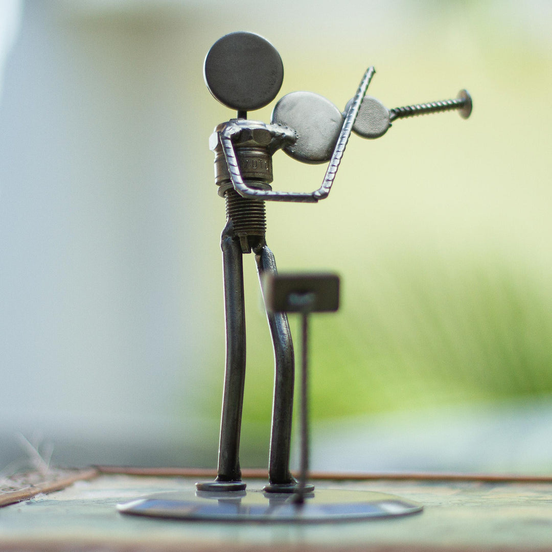 Auto part sculpture - Rustic Violinist