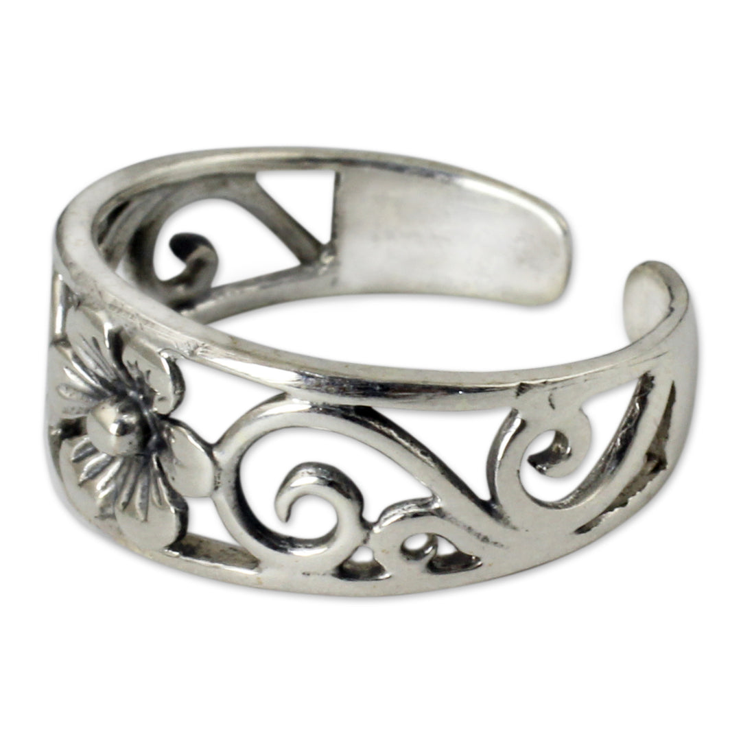 Flower Toe Ring in Sterling Silver Thai Artisan Jewelry - Blossoming Paths