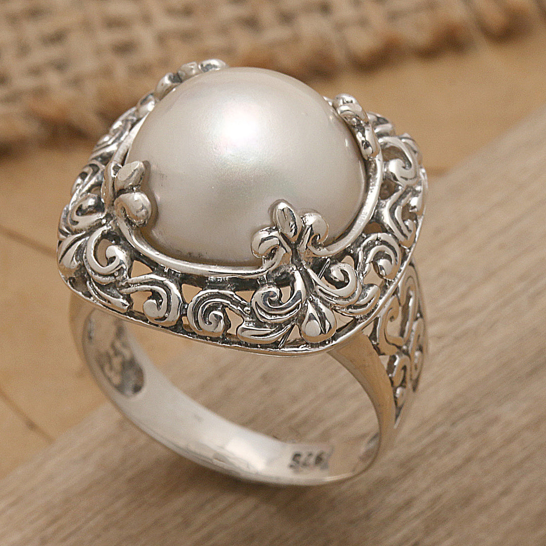 White Lunar