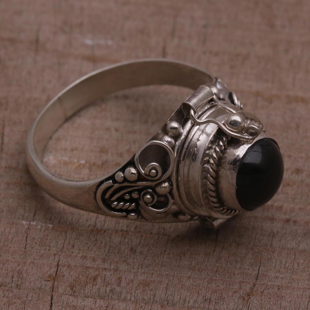 Onyx and 925 Sterling Silver Locket Ring from Bali - Gerhana Shrine