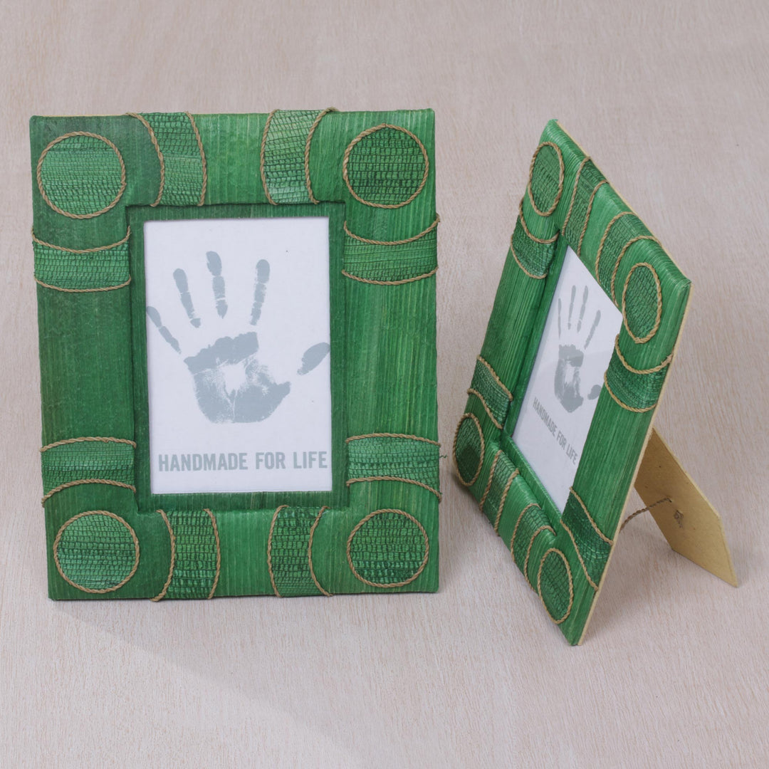 4x6 and 3x5 Natural Fiber Indonesian Photo Frames in Green - Circle of Memories in Green
