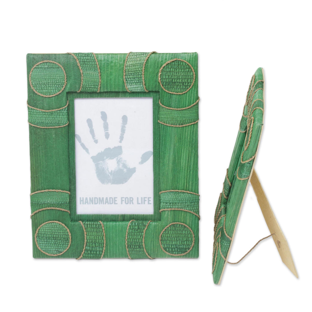 4x6 and 3x5 Natural Fiber Indonesian Photo Frames in Green - Circle of Memories in Green