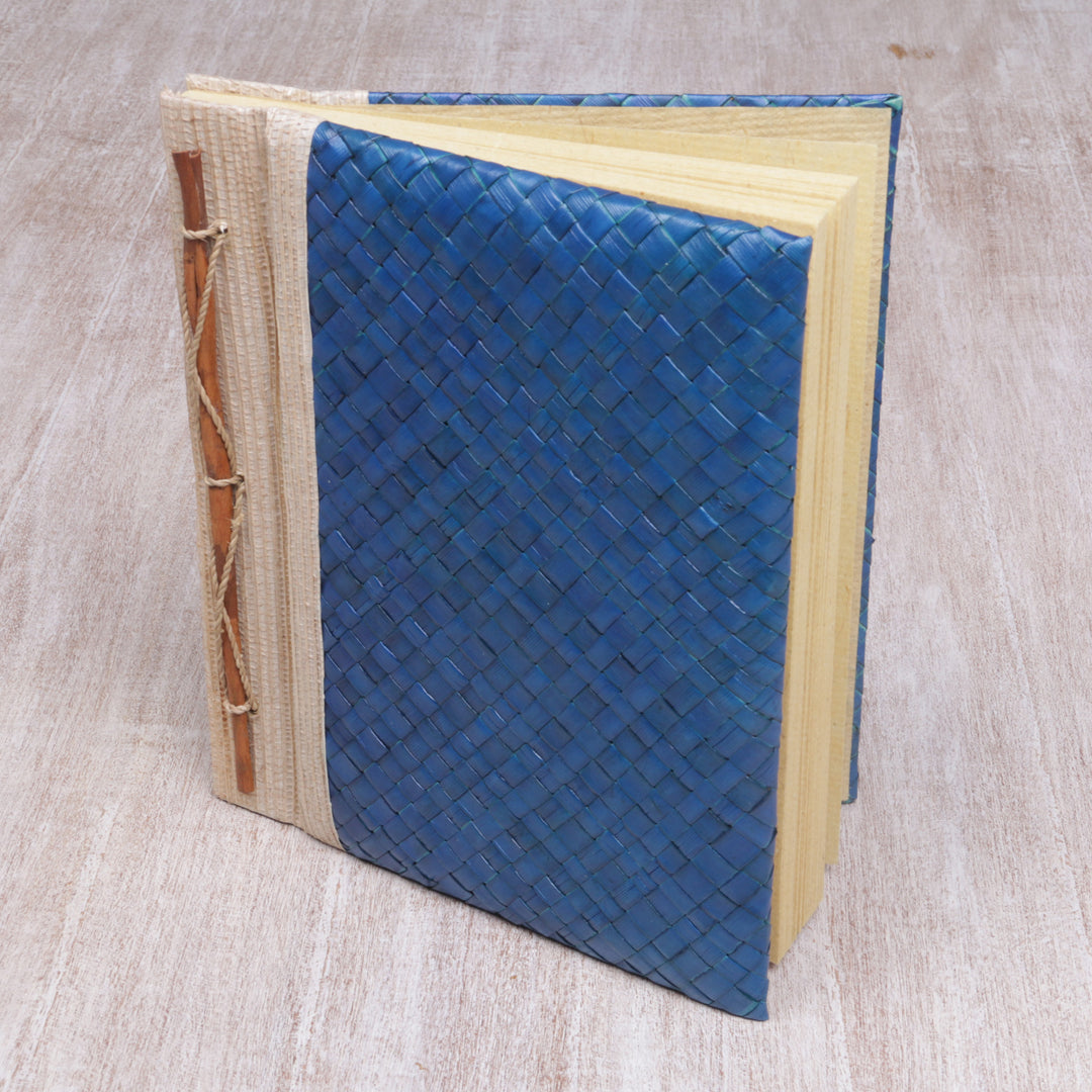 Happy Weaver in Blue