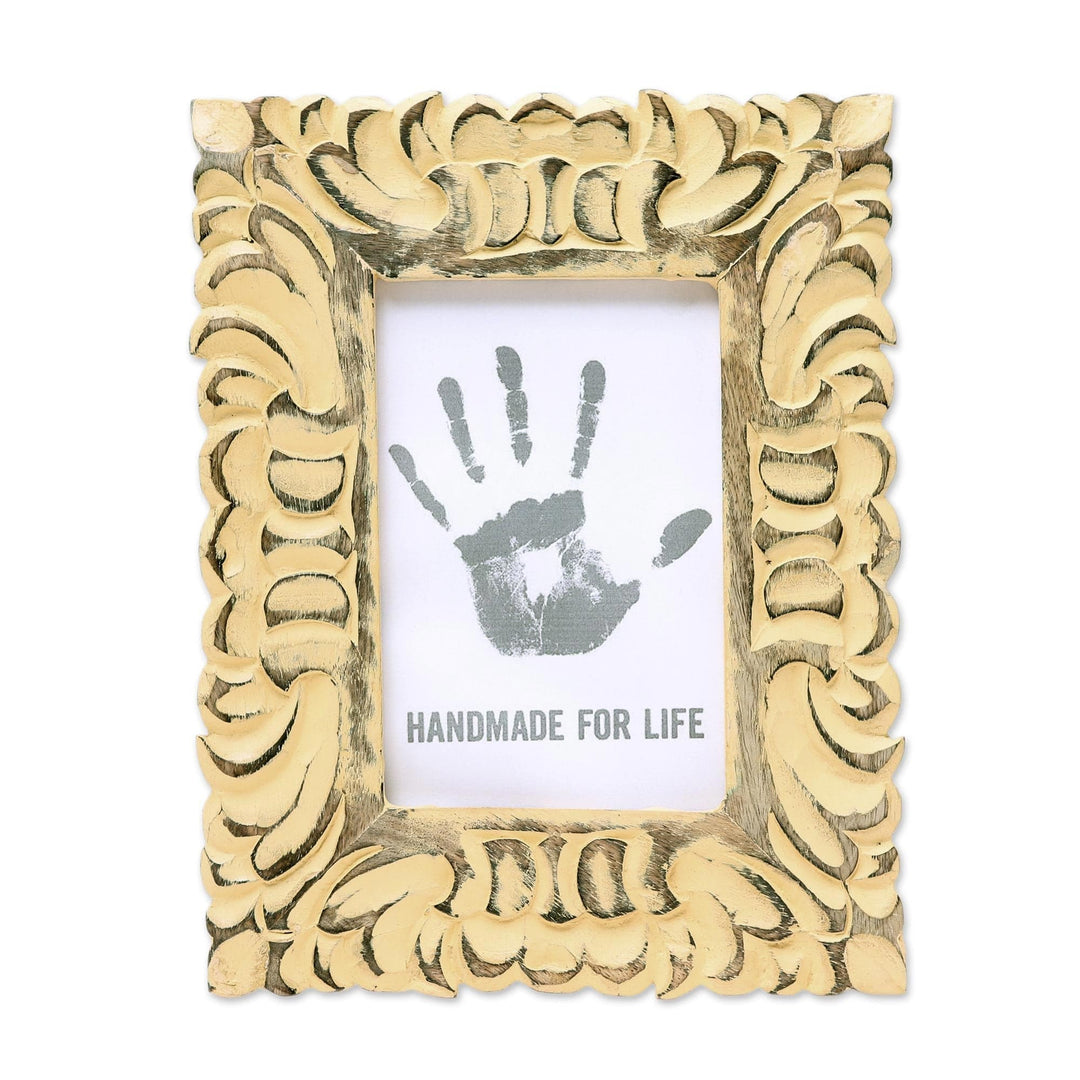 Hand Carved Distressed Cream Mango Wood Photo Frame (4x6) - Meringue