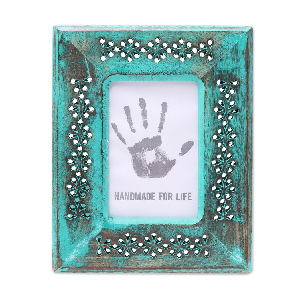 Green Hand Carved Flower Cutouts Wood Photo Frame (4x6) - Antique Memories